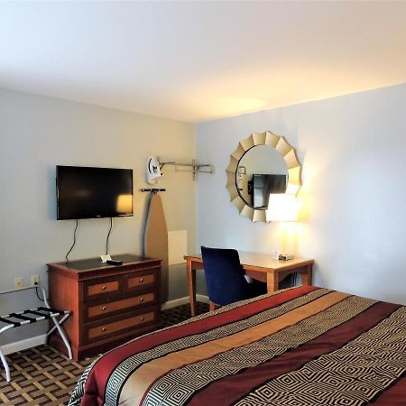 Windsor Motel Groton Buitenkant foto