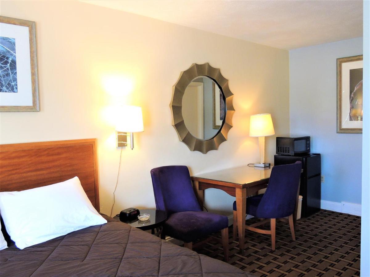 Windsor Motel Groton Buitenkant foto